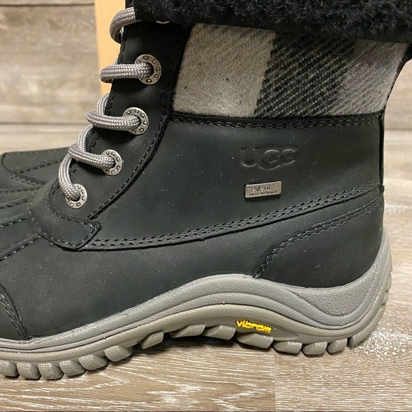 Ugg | Adirondack II Plaid Waterproof Snow Boots Black Size 6 NEW - Picture 4 of 8